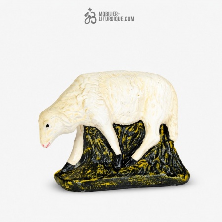 Animal de la cr&egrave;che : Mouton t&ecirc;te pench&eacute;e, en pl&acirc;tre color&eacute;
