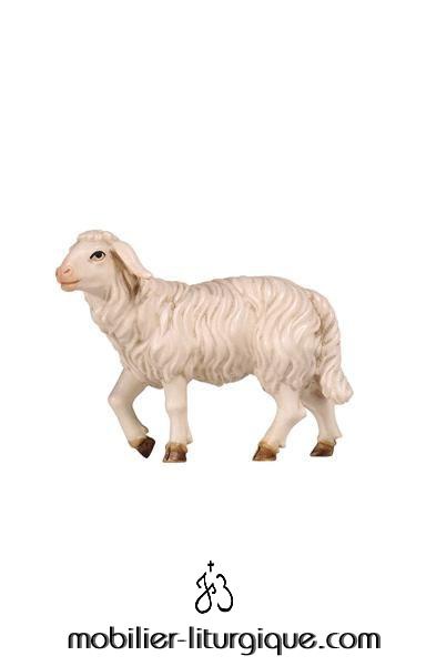 animal de la cr�che mouton blanc debout regard vers gauche