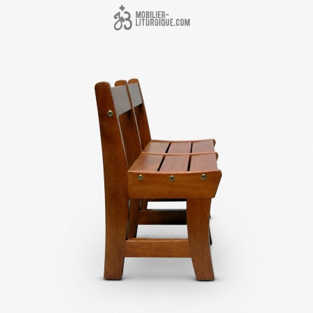 Banc d\'&eacute;glise assise incurv&eacute;e