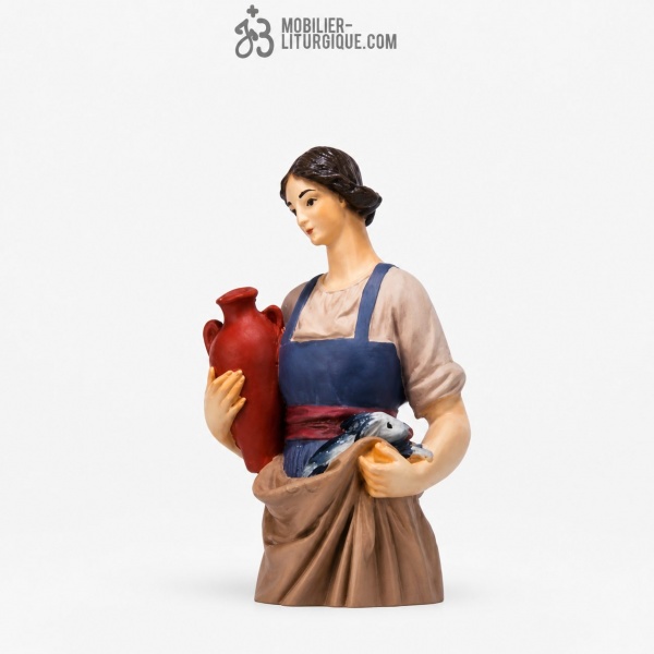 Femme portant une jarre Antique