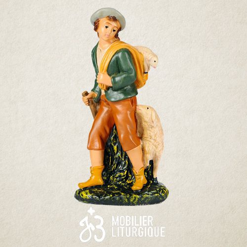 Personnage de cr�che : Berger portant un agneau, en pl�tre color�