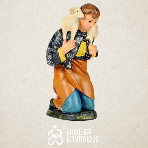 Personnage de cr�che : Berger portant un mouton, en pl�tre color�