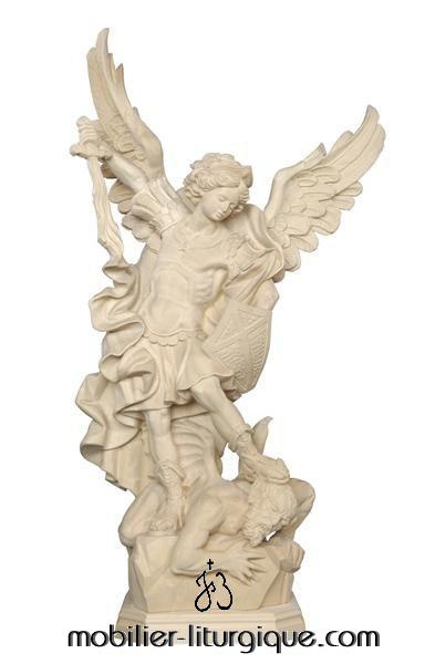 statue archange saint michel terrassant le d�mon bois naturel