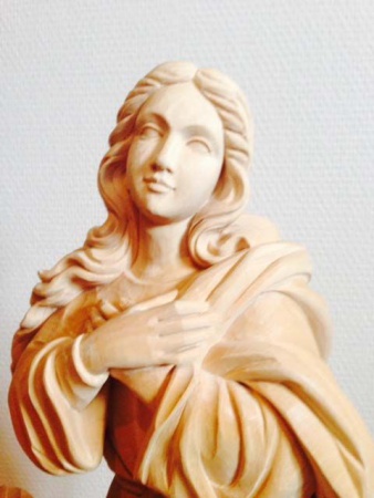 statue en bois de l'assomption de la vierge détail visage