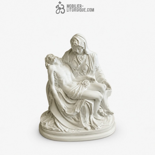 Statue La Piet�, en marbre blanc