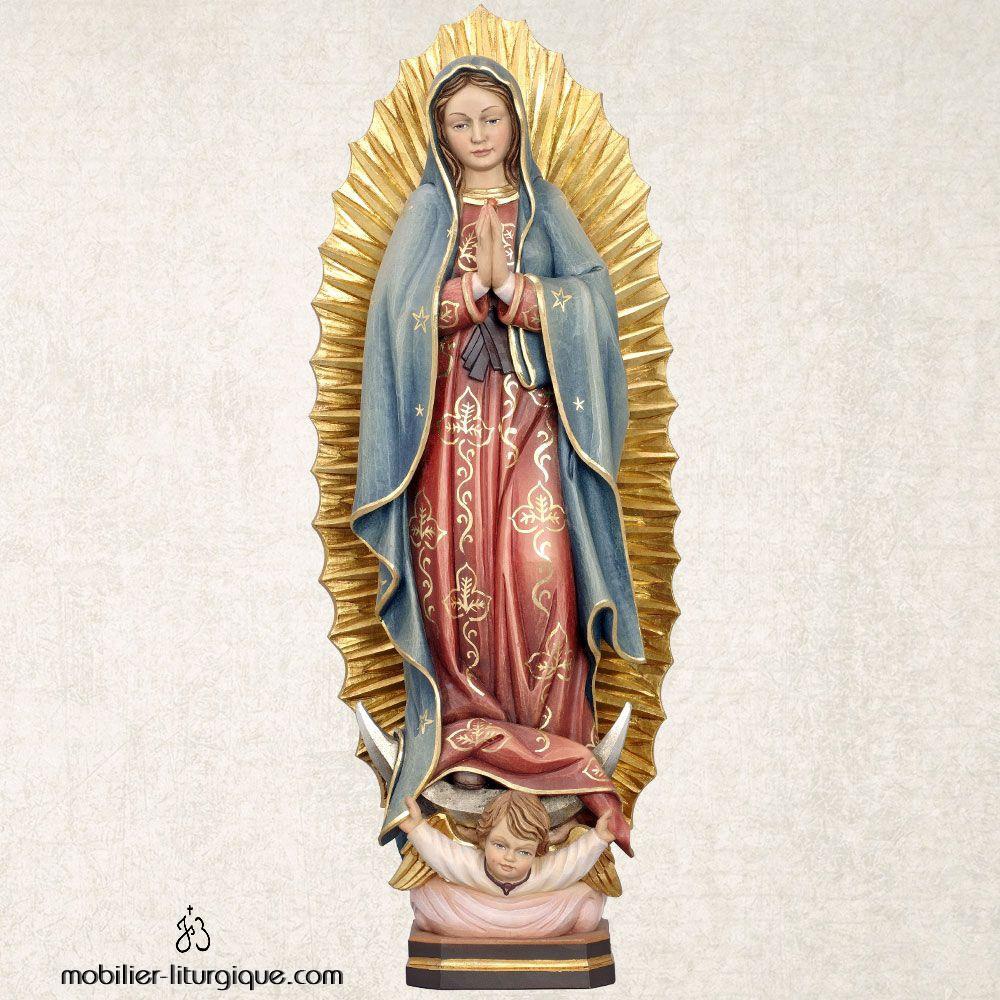 Statue de la Vierge de Guadalupe en bois décoré